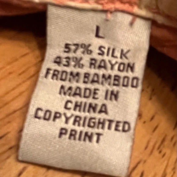 Tommy Bahama silk/rayon blend all over Hawaiian print shirt, size Large - Picture 3 of 4